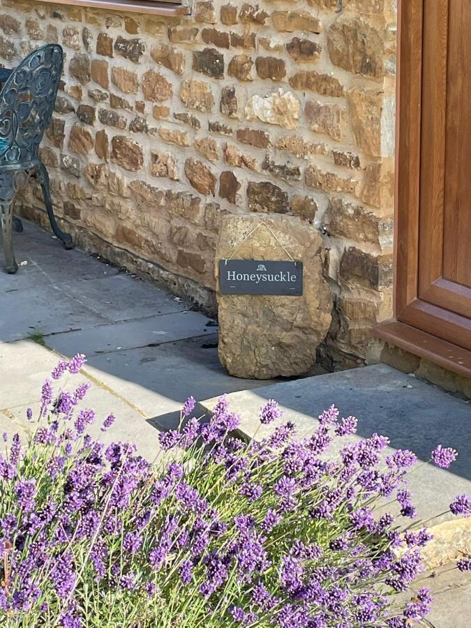 Honeysuckle Cottage - Hillside Holiday Cottages, Cotswolds Warmington ภายนอก รูปภาพ
